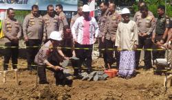 Kapolda Jateng Meletakkan Batu Pertama Monumen Hoegeng