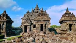 7 Candi di Indonesia yang Simpan Kisah Mistis dan Angker, Bikin Merinding