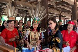 Kemandirian Perempuan Dayak Harus Senantiasa Dipertahankan