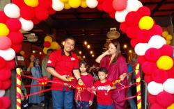 Bagikan 100 Mie Kekinian Gratis, Resto Mom’s Kitchen Berharap Mampu Berinovasi