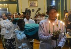 Maulid Nabi Muhammad, Keraton Kacirebonan Gelar Upacara Panjang Jimat