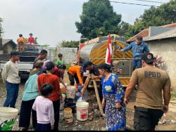 Warga Diminta Berhemat, BPBD Kota Bogor Distribusikan Air Bersih