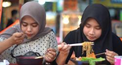 Sensasi Mie Bakar Khas Labuan Pandeglang Berbeda, Kuliner Unik Rasanya Pedas dan Gurih