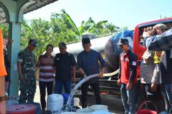 Kemarau Panjang di Banyumas, 70.000 Liter Air Bersih Dibagikan di Sumpiuh