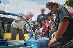 Rannya Salurkan Air Bersih ke Wilayah Kekeringan Ekstrim di Lombok