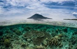 Wajib Tahu! Ini 5 Keunikan Pulau Manado Tua yang Mencengangkan