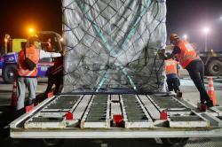 98 Ton Logistik MotoGP Tiba di Bandara International Lombok