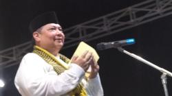 Ketum Golkar Airlangga Bersholawat Bersama Ribuan Warga Tuban, Gus Miftah Berceramah