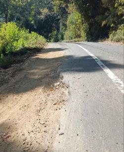 Warga Ijen Keluhkan Jalan Rusak, Diduga Diakibatkan Truk Angkut Alat Berat Perusahaan