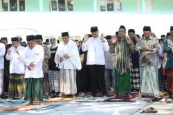 Kemarau Panjang, Ganjar dan Ulama Khos Cianjur Gelar Salat Istisqa