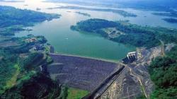 Waduk Saguling Mengering, Warga Manfaatkan untuk Bertani