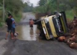 Tak Kunjung dibangun, Jalur Simpang Gepeng di Kota Arga Makmur ini Terus Menelan Korban