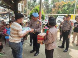 Polres Tanah Karo Berikan Fasilitas Trauma Healing Bagi Korban Kebakaran di Lau Baleng