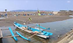 Muara Cikidang Mengalami Pendangkalan, Nelayan Terhambat Saat Akan Melaut