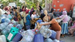 Kemarau Panjang,  IOF Cilegon Salurkan Air Bersih kepada Ribuan Warga di Pulomerak
