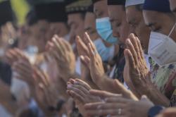 Potret Salat Minta Hujan Serentak se-Sumsel di Palembang