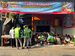 Komunitas Debu Langit Sidoarjo Bagikan Sarapan Gratis untuk Pekerja