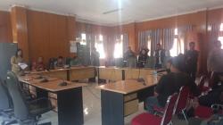 Petani Pinus Demo Kantor DPRD Mamasa, Desak Pemerintah Segera Cari Solusi Pembelian Getah