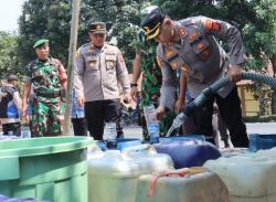 Warga Desa Gununghejo Krisis Air Bersih, Ini yang Dilakukan Polres Purwakarta
