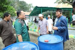 Napi Lapas Nusakambangan Dilatih Pembuatan Pupuk Organik