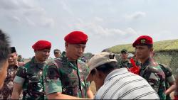 Prajurit Grup 1 Kopassus Hiasi Langit Gorda dan Lakukan Kegiatan Kemanusiaan