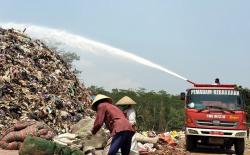 Rawan Kebakaran, TPA Randukuning Diguyur Air