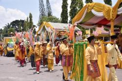 Mengenal Pawai Nasi Adab, Budaya yang Melegenda di Kotawaringin Barat