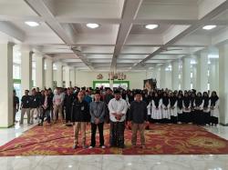 Peringati Hari Santri, KPU Banjarnegara Goes to Pesantren Nobar 'Kejarlah Janji' 