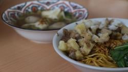 Rekomendasi Kuliner di Bandung Bikin Ngiler, Ada Bakso Meledak Isi Ceker hingga Tetelan