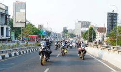 Tips Berhenti Berkendara di Jalan, Perhatikan Jika Kondisi Darurat!