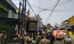 Rusak Keindahan Kota Cimahi, Ribuan Spanduk Parpol Ditertibkan