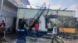 Rumah Mantan Bupati Buton Utara Terbakar, 3 Orang Terluka