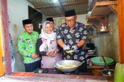 Kunjungi Pembuat Keripik Pisang, Helldy Tegaskan Dukung Penuh UMKM Cilegon