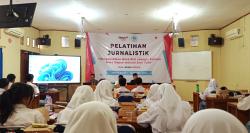 Puluhan Pelajar SMAN 5 Depok Antusias Ikuti Pelatihan Jurnalistik