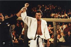 Kilas Balik: Melihat Royce Gracie, Penggagas Awal Acara Tarung Bebas UFC