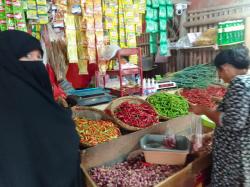 Pedagang Makanan Keluhkan Mahalnya Harga Cabai di Indramayu