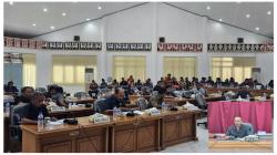 Miris, Lagi – lagi 10 Anggota DPRD Sumba Timur Absen Saat Sidang Paripurna