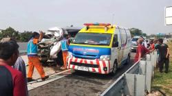 Mobil Travel Tabrak Truk dari Belakang di Tol Boyolali, 2 Korban Meninggal Dunia