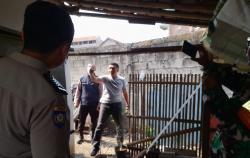 Lansia Gantung Diri di Garut Gemparkan Warga