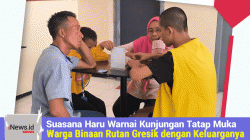 Suasana Haru Warnai Kunjungan Tatap Muka Warga Binaan Rutan Gresik dengan Keluarganya