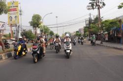 Bupati dan Wakil Bupati Cirebon Konvoi Naik Motor untuk Serap Aspirasi Langsung dari Warga