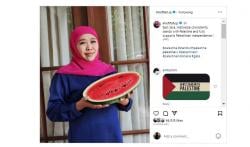 Gubernur Khofifah Tiba-tiba Ganti Foto Profil, Mejeng Bawa Semangka Merah