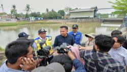 18 Perusahaan Cemari Sungai Cilamaya, Bey: Sanksi Pembekuan Usaha hingga Pidana