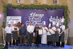 Hotel ASTON Inn dan favehotel Cilacap Ciptakan Rekor Dunia Tempe Mendoan Terpanjang