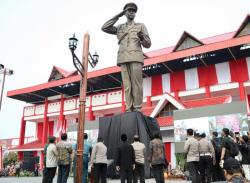 Monumen Jenderal Hoegeng Berdiri di Kota Pekalongan, Ini Alasannya!