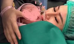 Anak Pertama Denise Chariesta Lahir dengan Tanggal Cantik
