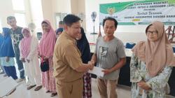 Pemkab Babar Salurkan Bantuan Sosial Rp79,4 Juta ke 102 Warga