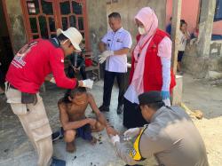 Jaga Sinergitas, Polsek Penengahan Bagikan Paket Sembako Hingga Sweeping ODGJ