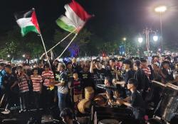 Peduli Palestina, Pemuda Sampang Galang Donasi dengan Bermain Musik Tradisional