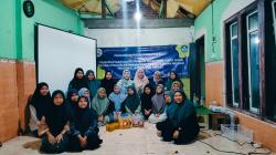 Mengabdi di Pesantren, Tim PKM FK Unair Ajarkan Santri Produksi Jamu Bubuk Herbal